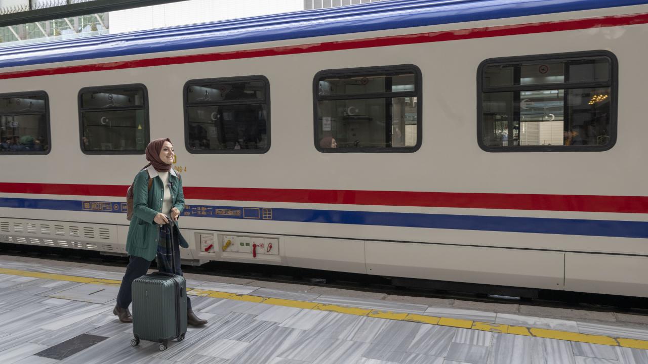 Doğu ve Güneydoğu ya iki yeni  turistik  tren seferi başlıyor