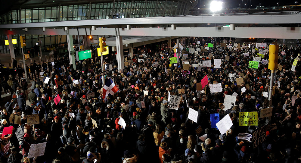 Trump karşıtı vize protestosu