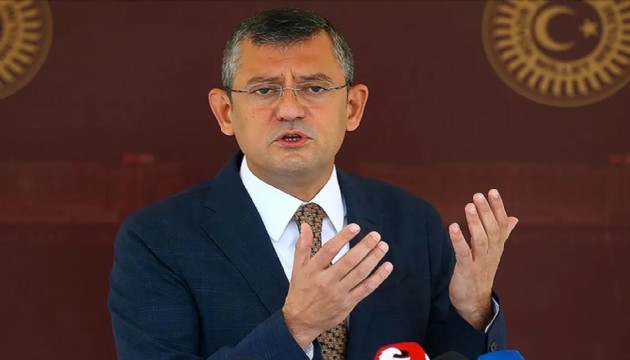 �zg�r �zel, S�rr� S�reyya �nder'i unutmad�