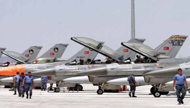 KKTC duyurdu: T�rk F-16'lar� Ada'ya gidiyor