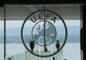 UEFA dan Kiev e  ırkçılık  faturası!