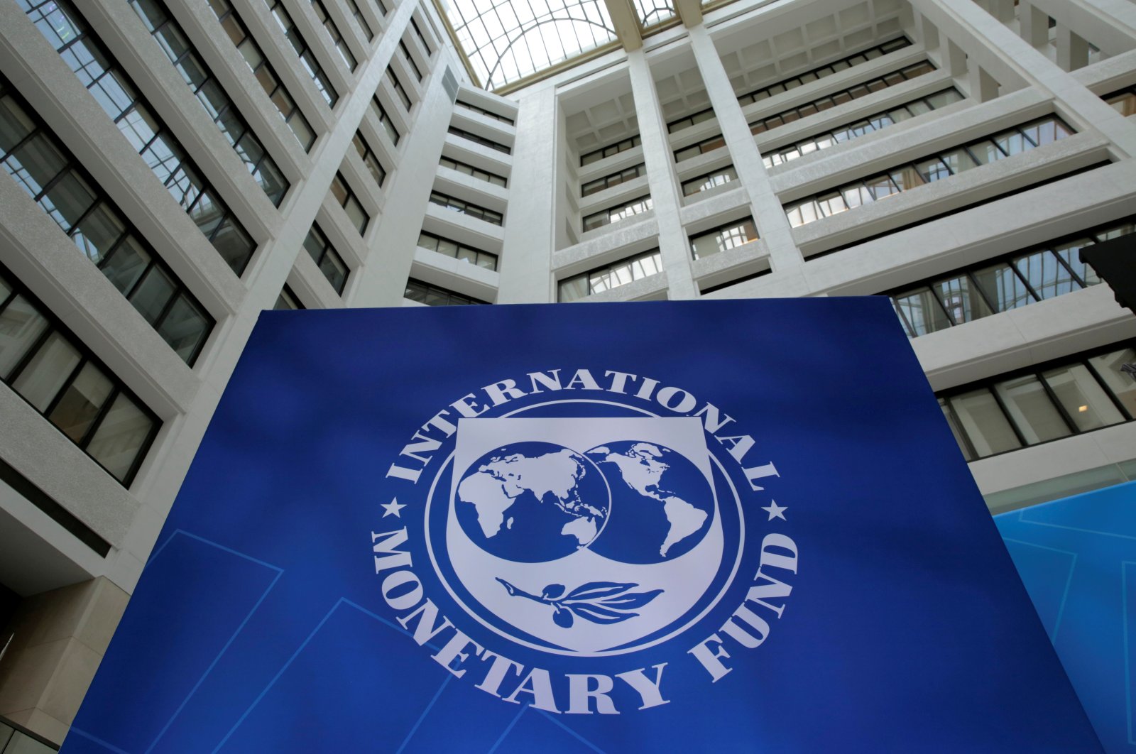 IMF, Türkiye nin büyüme beklentisini düşürdü