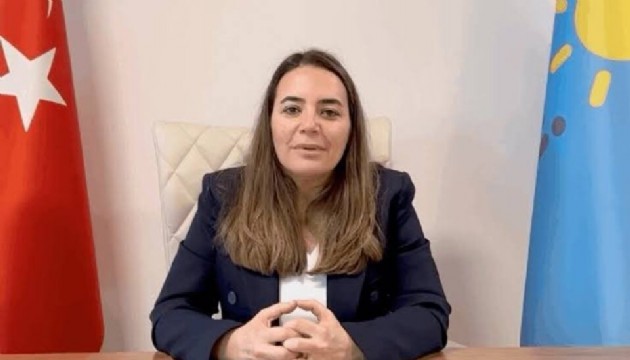 Ayy�ce T�rke� �akarl� ara�la kokore� yemeye gitti