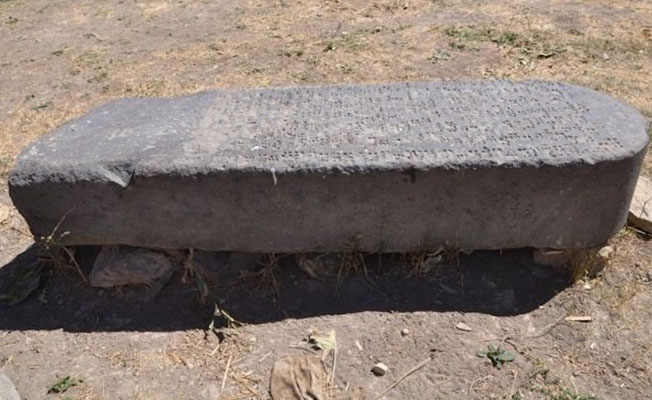 Van da Urartu kralına ait stel bulundu