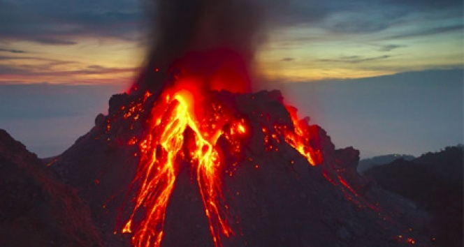 Endonezya da yanardağ patladı