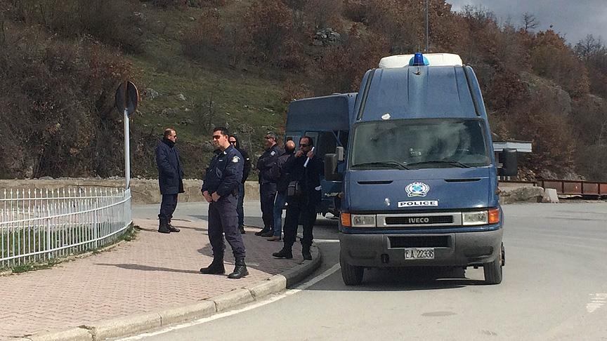 Yunanistan a kaçan iki Türk tutuklandı