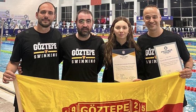 Milli y�z�c�den T�rkiye rekoru