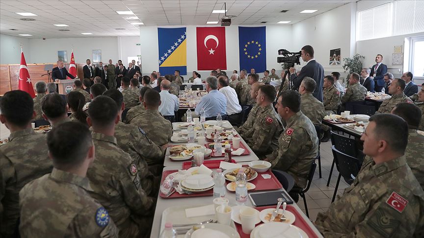 Erdoğan dan Bosna daki askerlere ziyaret