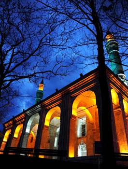 Yıldırım Camii, Sabahın İlk Işıklarında Ayrı Güzel - 11. fotoğraf