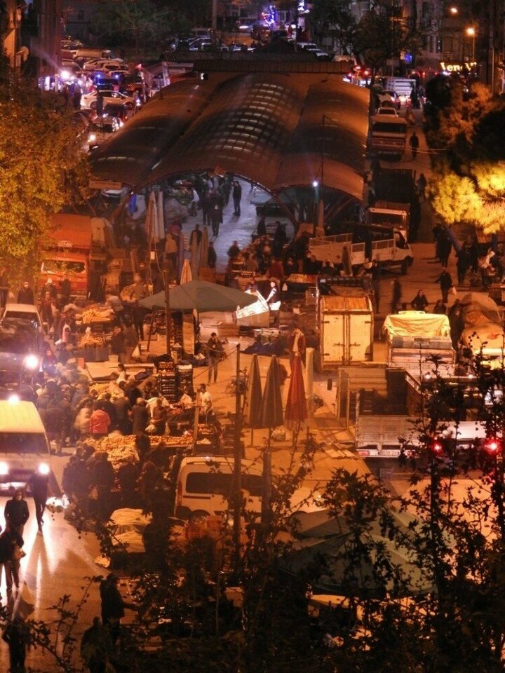 Sokağa çıkma yasağına saatler kala vatandaşlar gece pazarına akın etti - 8. fotoğraf