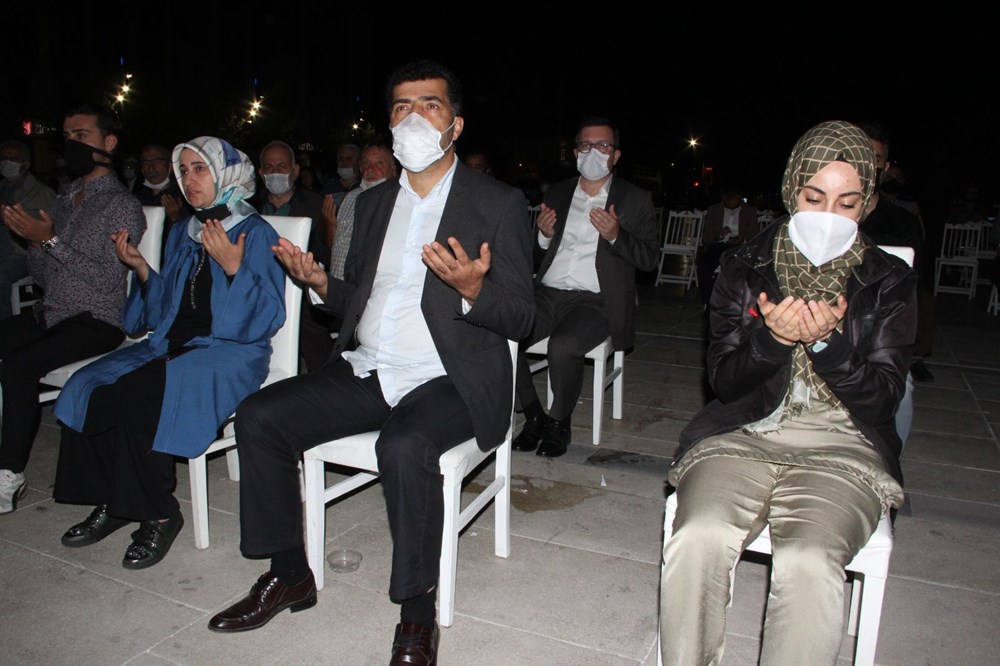 17 Ağustos depreminin yıl dönümünde hayatını kaybedenler törenle anıldı - 3. fotoğraf
