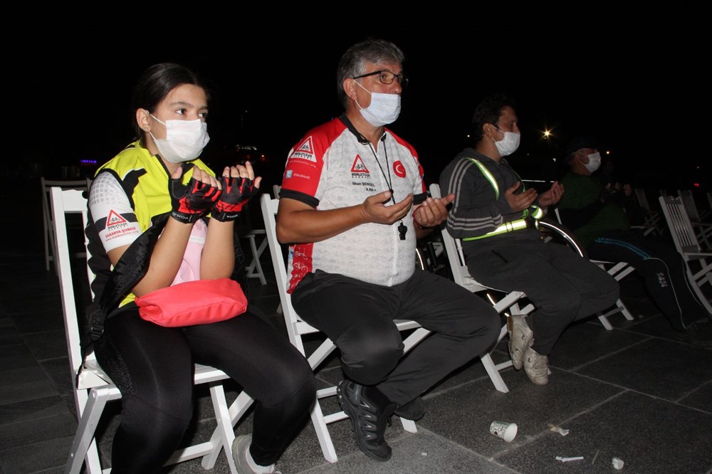 17 Ağustos depreminin yıl dönümünde hayatını kaybedenler törenle anıldı - 5. fotoğraf