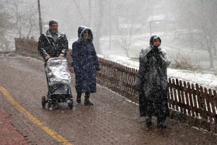 Meteoroloji tarih verdi! İstanbul'a kar geri dönüyor - 8. fotoğraf