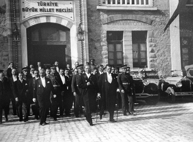 Türkiye Cumhuriyeti 98 yaşında! Atatürk'ün çok özel arşiv fotoğrafları - 2. fotoğraf