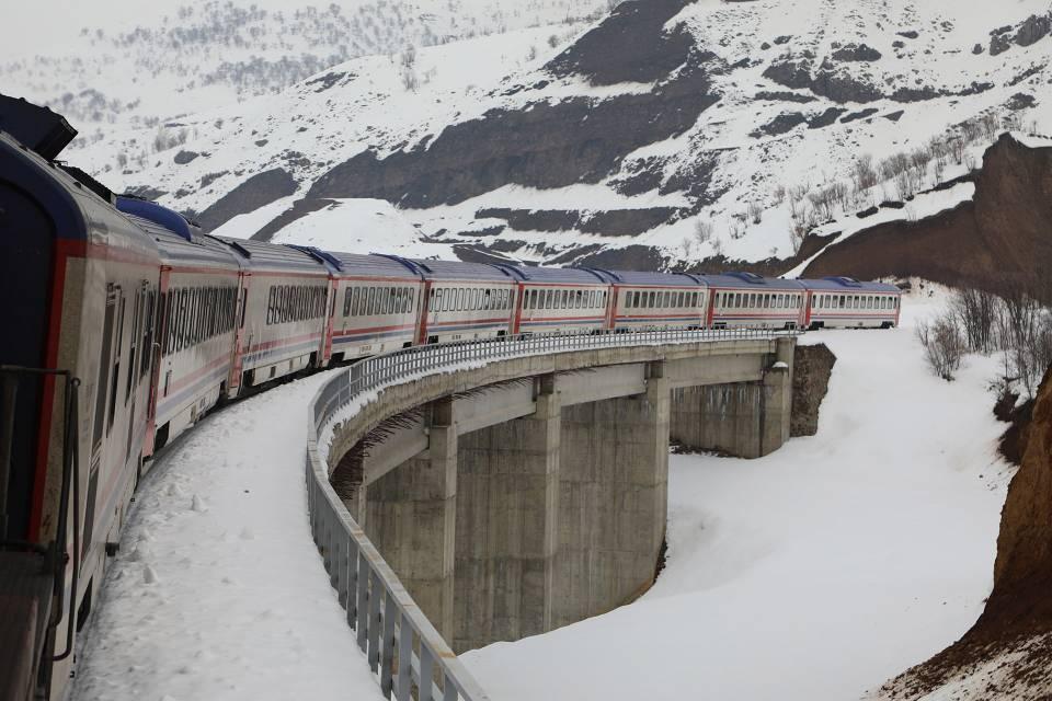 Doğu'nun kış güzelliğini Vangölü Ekspresi ile izliyorlar - 3. fotoğraf