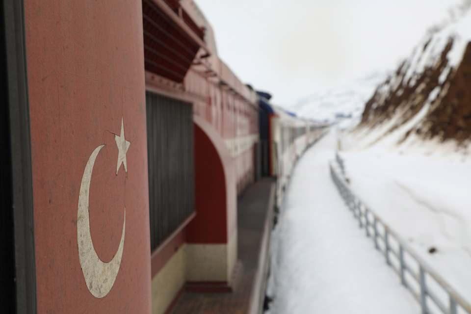Doğu'nun kış güzelliğini Vangölü Ekspresi ile izliyorlar - 4. fotoğraf