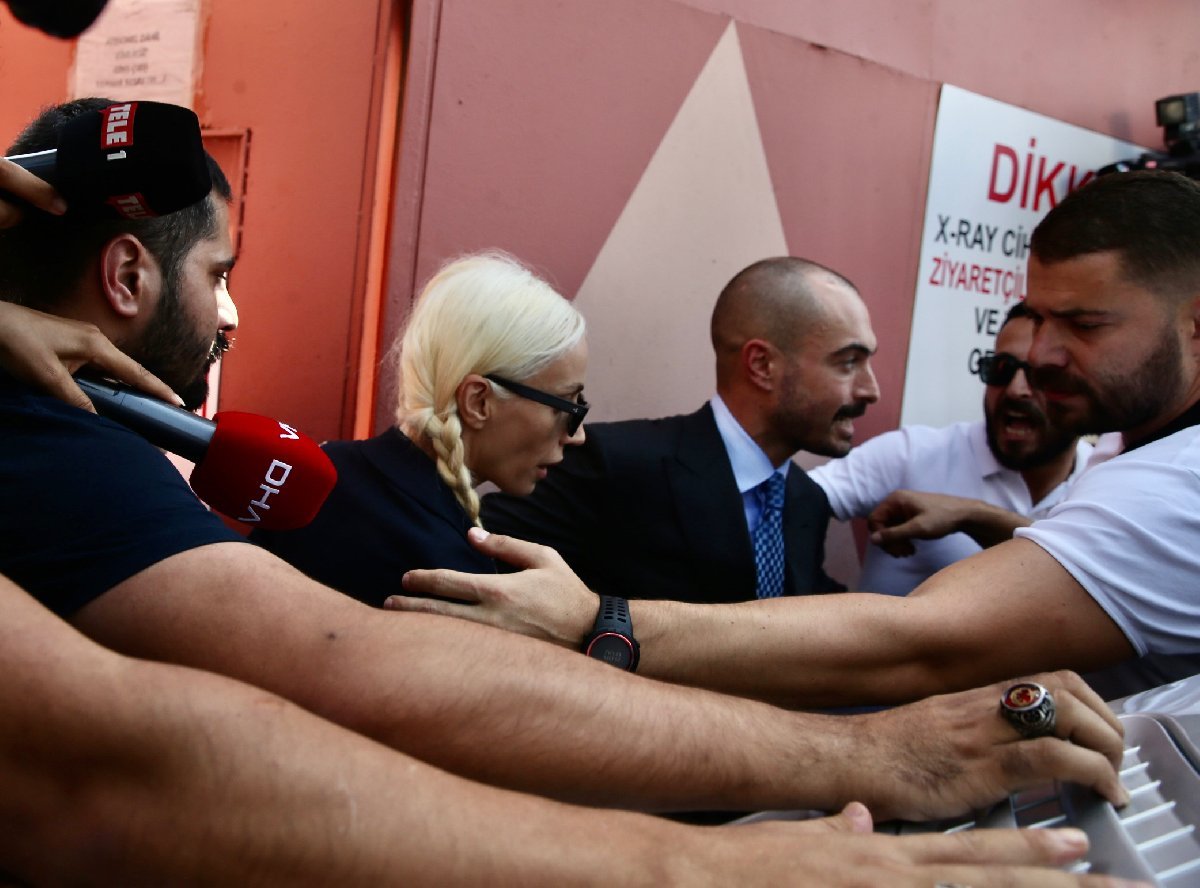 En çok onlar konuşuldu! 2022’de magazin gündemine damga vuran 10 olay - 1. fotoğraf