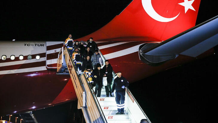 Cumhurbaşkanlığı uçakları ile 16'sı bebek 126 yaralı taşındı - 2. fotoğraf