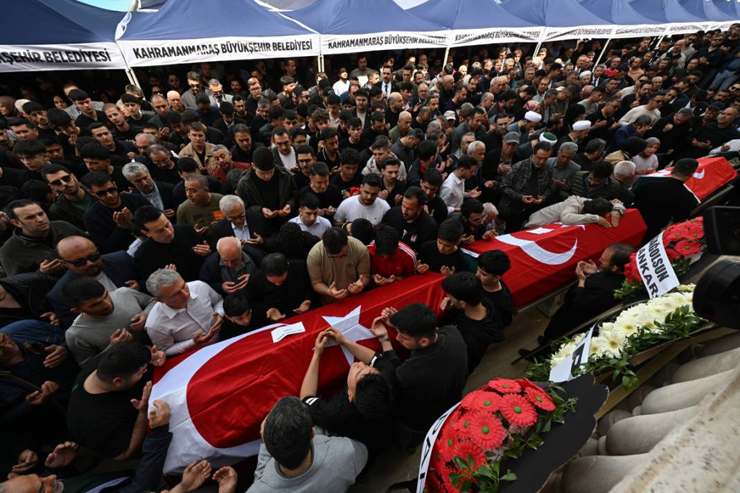 Okul saldırısında hayatını kaybedenler son yolcuğuna uğurlandı - 9. fotoğraf