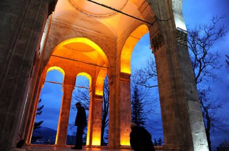 Yıldırım Camii, Sabahın İlk Işıklarında Ayrı Güzel - 2. fotoğraf