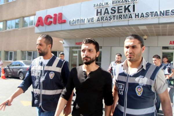 Ünlü Oyuncunun Boğaz Manzaralı Villasında Esrar Bahçesi! - 34. fotoğraf