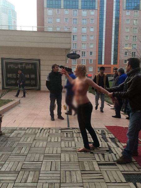 Kanlar içinde Rus kadının çığlıklarıyla uyandılar - 4. fotoğraf