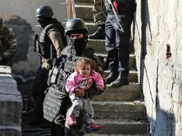 GÖREN HERKES DUVARDAKİ YAZIYI MUTLAKA OKUYOR! BAKIN DUVARDA NE YAZIYOR... - 5. fotoğraf