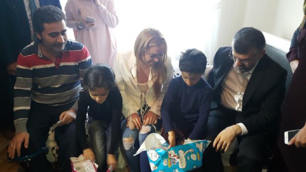 Hollywood'un ünlü yıldızı Lindsay Lohan Suriyeli aileyi ziyaret etti	 - 6. fotoğraf