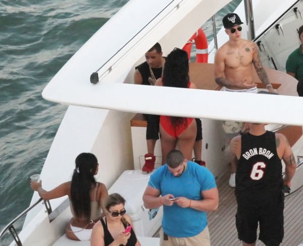 Justin Bieber Selena'yı  Çok Kızdıracak !! - 7. fotoğraf