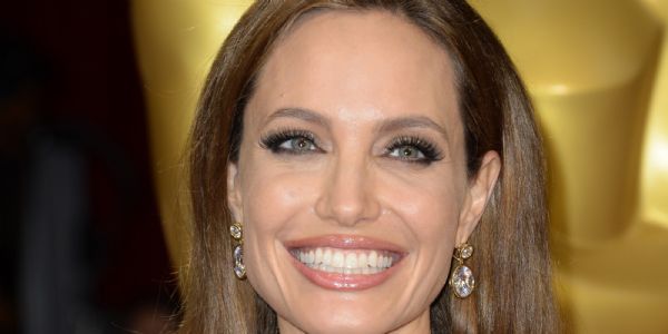Angelina Jolie'nin Şok Sırları... OKUYUN..! - 12. fotoğraf