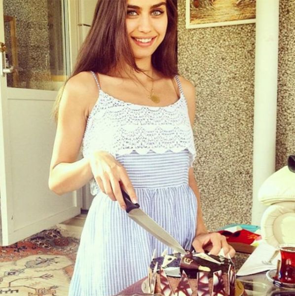 Türkiye Güzelinin Makyajsız Hali Şok Etti..! - 8. fotoğraf