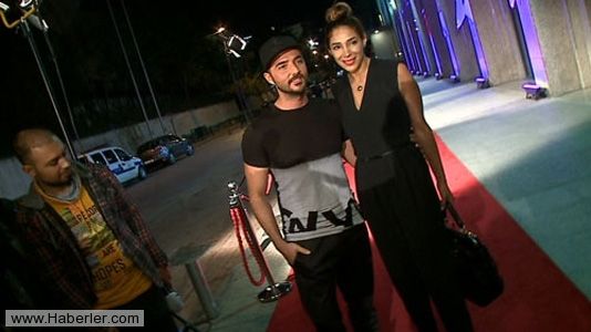 Demet Akalın'ın Firikik Mücadelesi;Törene Damgasını Vurdu! - 8. fotoğraf