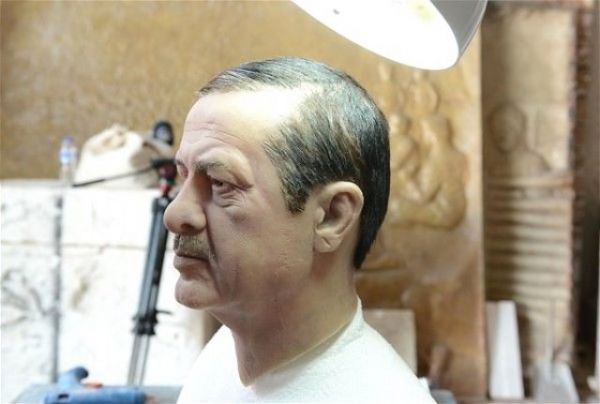 Topladığı saçlarla Cumhurbaşkanı'nın heykelini yaptı - 10. fotoğraf