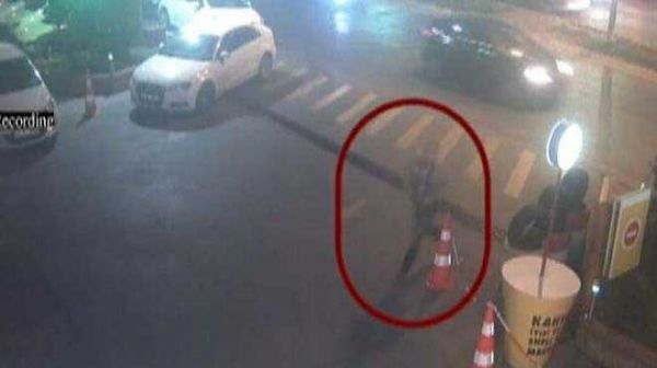 3 yaşındaki çocuğun yüzüne asit atan eniştenin görüntüleri ortaya çıktı! - 4. fotoğraf