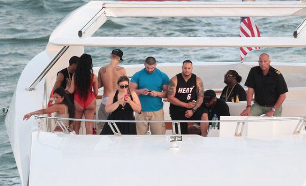 Justin Bieber Selena'yı  Çok Kızdıracak !! - 17. fotoğraf