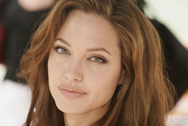 Angelina Jolie'nin Şok Sırları... OKUYUN..! - 3. fotoğraf