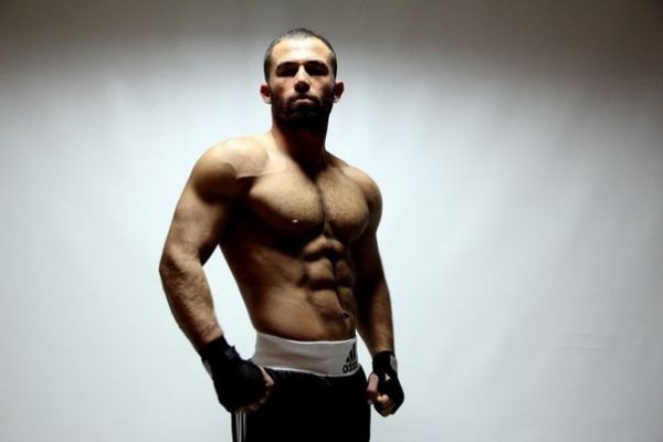 Turabi'nin Kollarını Ve Bacaklarını Bağlamasının Meğer Bir Nedeni Varmış... - 3. fotoğraf