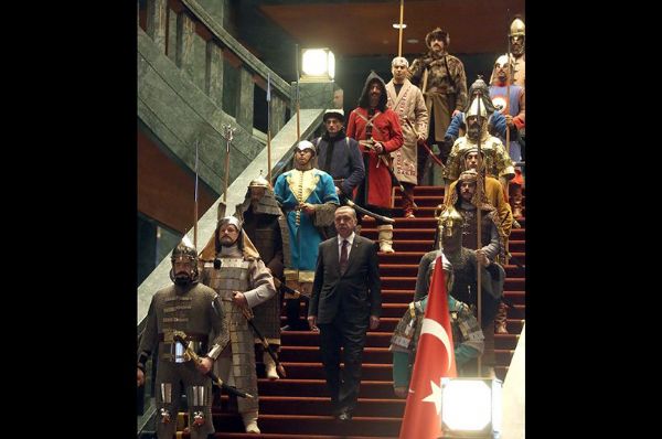 Cumhurbaşkanı Resmi Törenİ Flim Sahnelerini Aratmadı..! - 3. fotoğraf