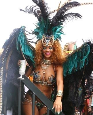 RİHANNA, BARBADOS FESTİVALİ'NDE RESMEN COŞTU! - 3. fotoğraf