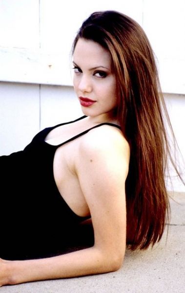 Angelina Jolie'nin Hiç Görmediğiniz Fotoğrafları - 7. fotoğraf