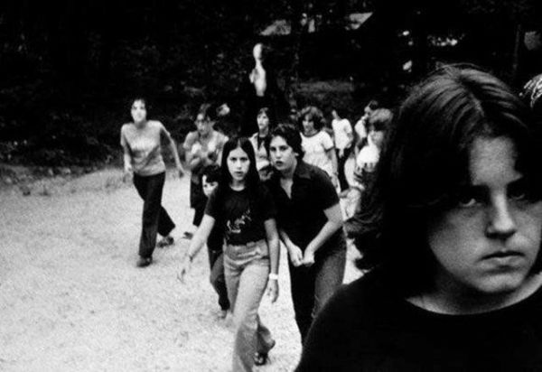 BU FOTOĞRAFLARA SAKIN AKŞAM BAKMAYIN! BUNUN YÜZÜNDEN YÜZLERCE KİŞİ İNTİHAR ETTİ VE SEBEBİ ASLA ÇÖZÜLEMEDİ! - 4. fotoğraf