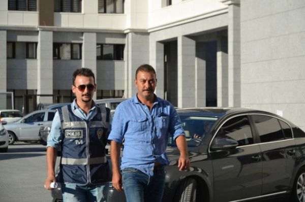 Ünlü Oyuncunun Boğaz Manzaralı Villasında Esrar Bahçesi! - 30. fotoğraf