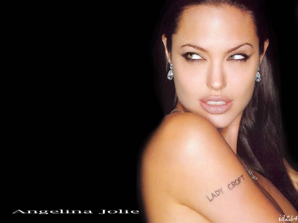 Angelina Jolie'nin Şok Sırları... OKUYUN..! - 7. fotoğraf