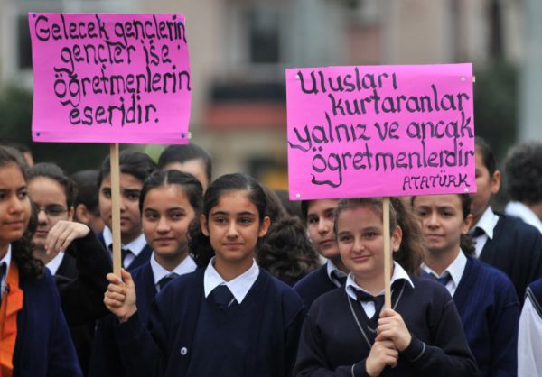 Öğretmenler Günü tüm yurtta törenlerle kutlandı! - 16. fotoğraf