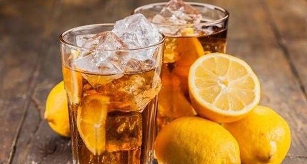 4 LİTRE ÇAY İÇTİ VE BAKIN NE HALE GELDİ! KENDİNE YAPTIĞINA BAKIN! - 1. fotoğraf