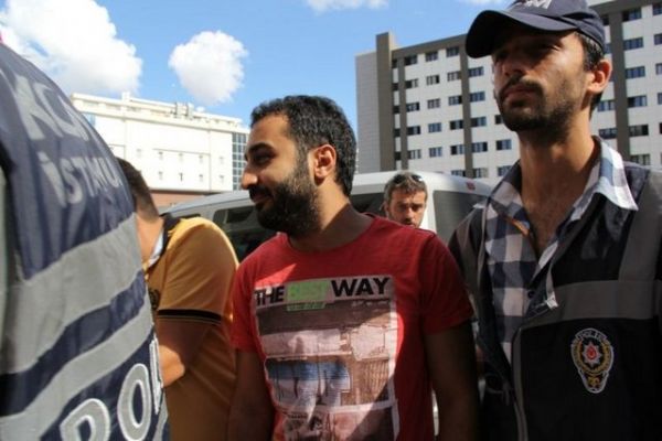 Ünlü Oyuncunun Boğaz Manzaralı Villasında Esrar Bahçesi! - 24. fotoğraf