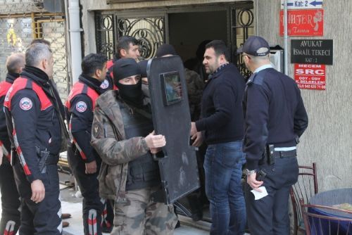 Kız arkadaşının terk ettiği madde bağımlısı genç dehşet saçtı - 9. fotoğraf