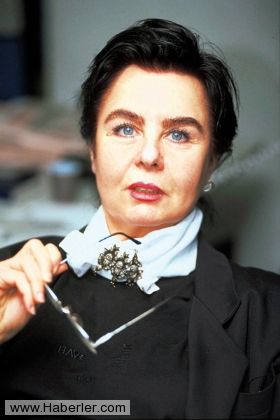Fatma Girik'in 71 Yaş Güzelliğle Dikkat Çekiyor! - 11. fotoğraf