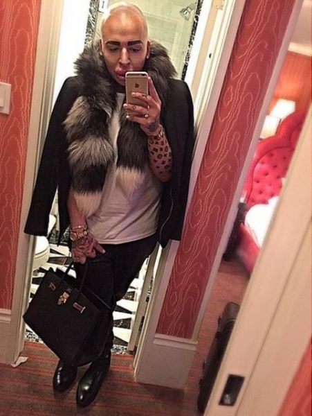 Kim Kardashian'a benzemek için servet harcadı! - 9. fotoğraf