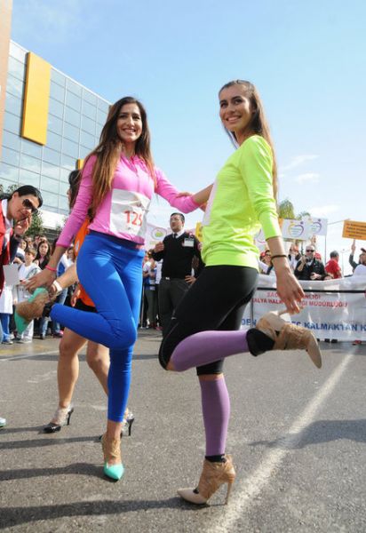 Runatolia Maratonu ‘Yüksek Topuk’ Yarışıyla Başladı... - 5. fotoğraf